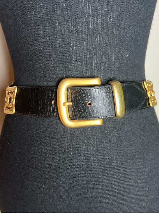 ESCADA Avignon Vintage Black Leather Gold Buckle Decorative Square Chain Link S
